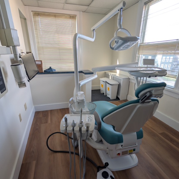 Dentist in 06450