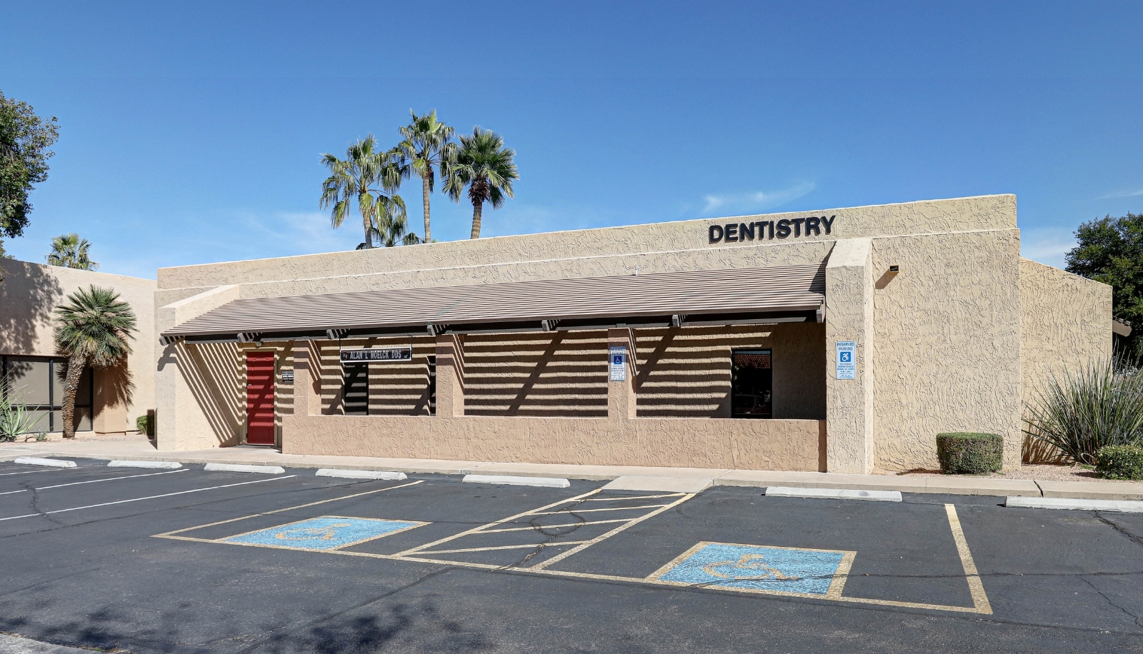 Dentist in Litchfield Park