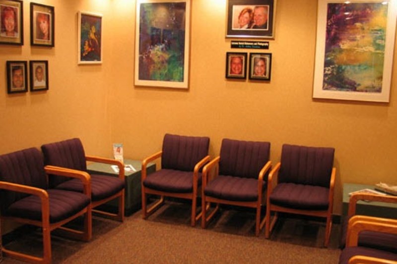 Dentist in 06040